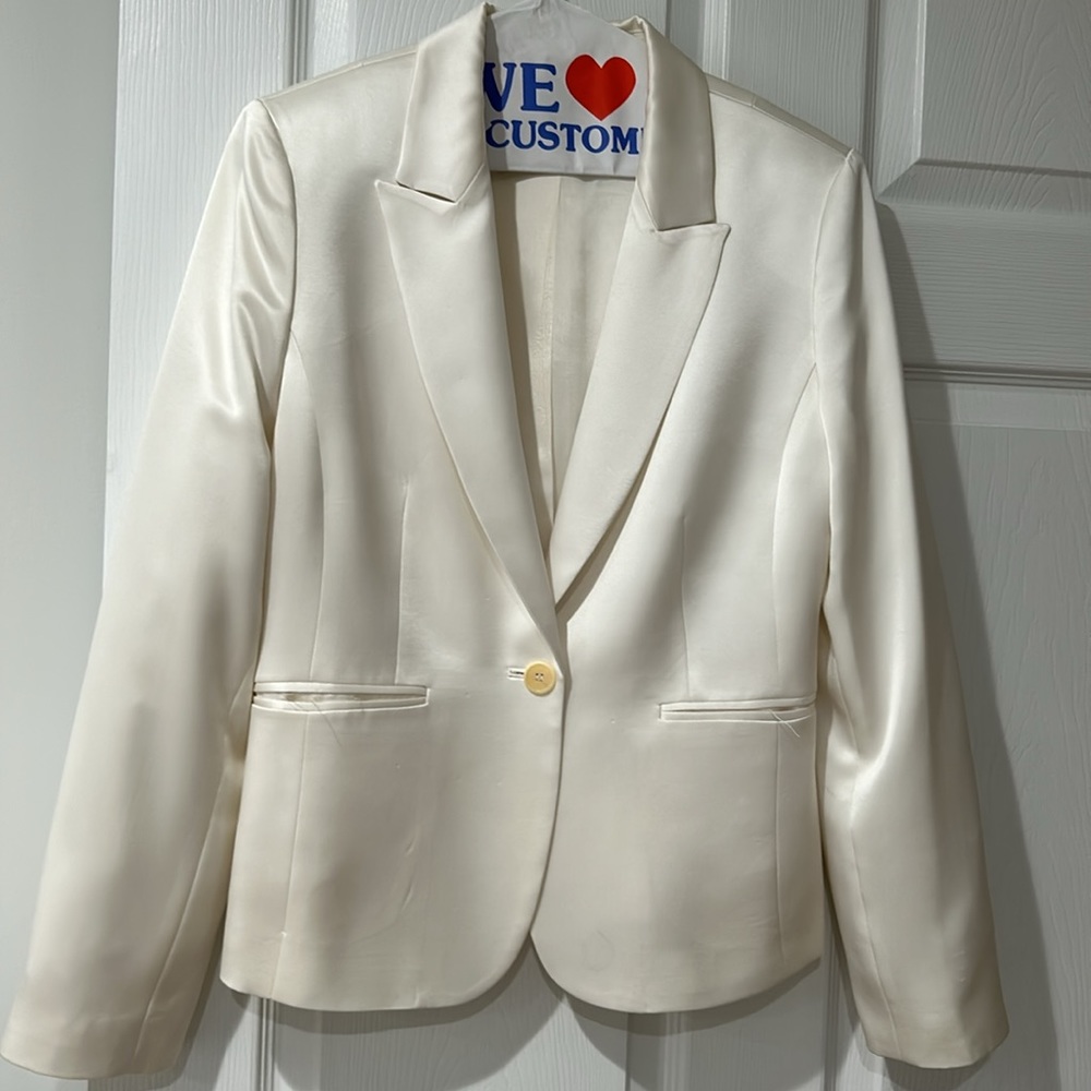 Context beautiful blazer